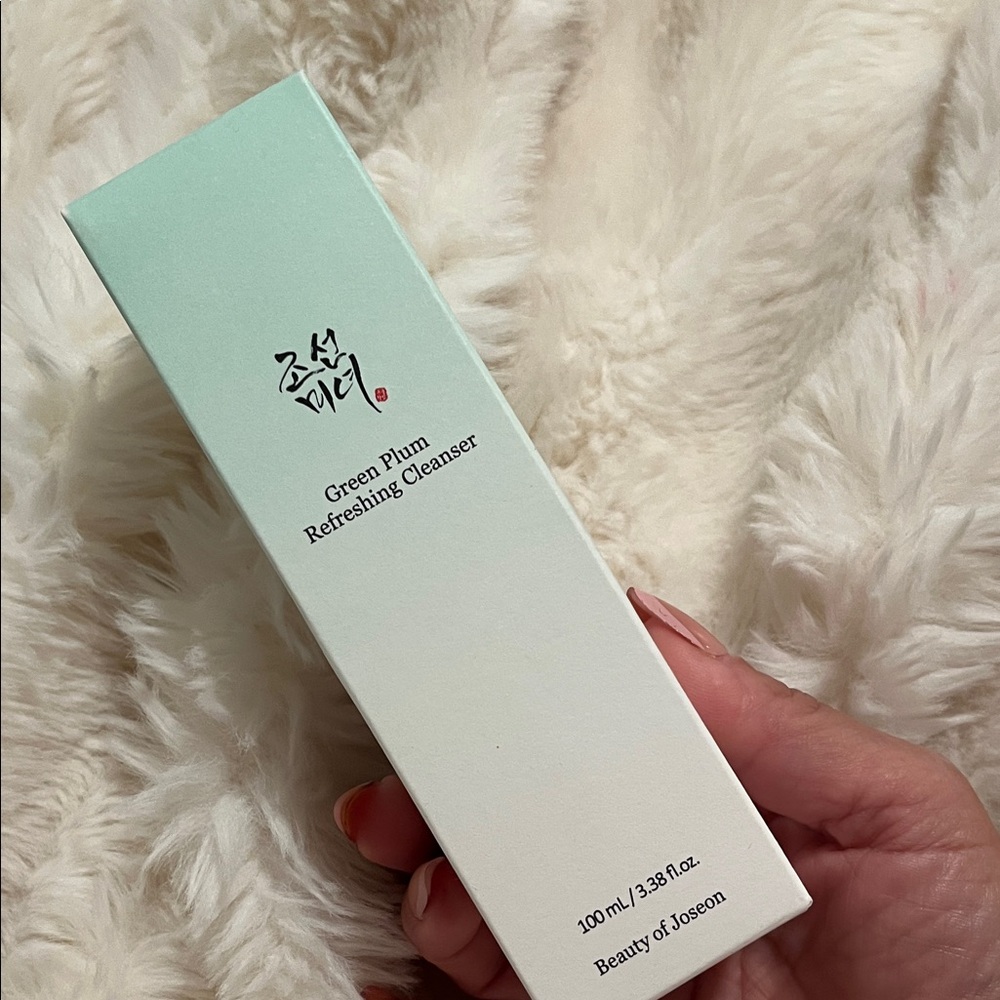 Beauty of Joseon Green Plum Refreshing Cleanser - Mint/White